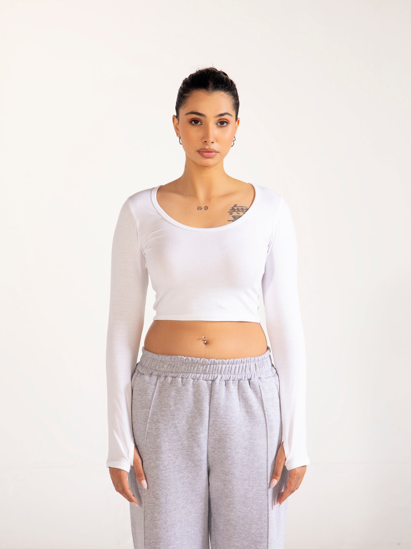 White Round Neck Long Sleeve Crop Top