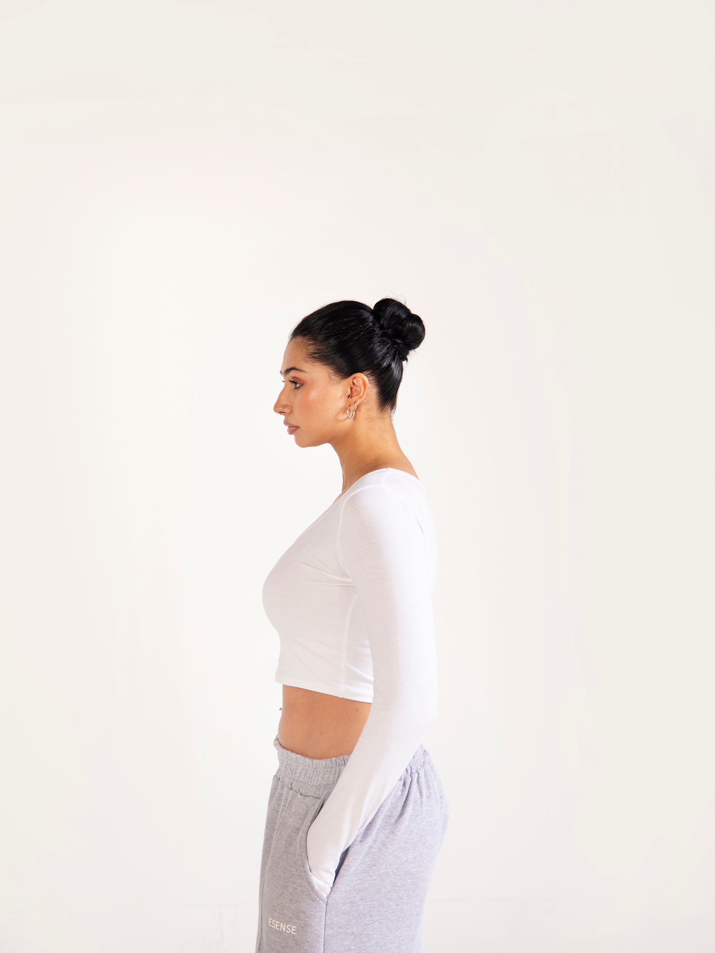 White Round Neck Long Sleeve Crop Top