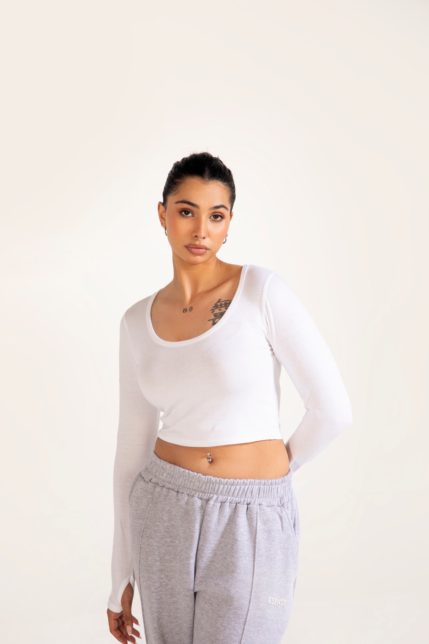 White Round Neck Long Sleeve Crop Top