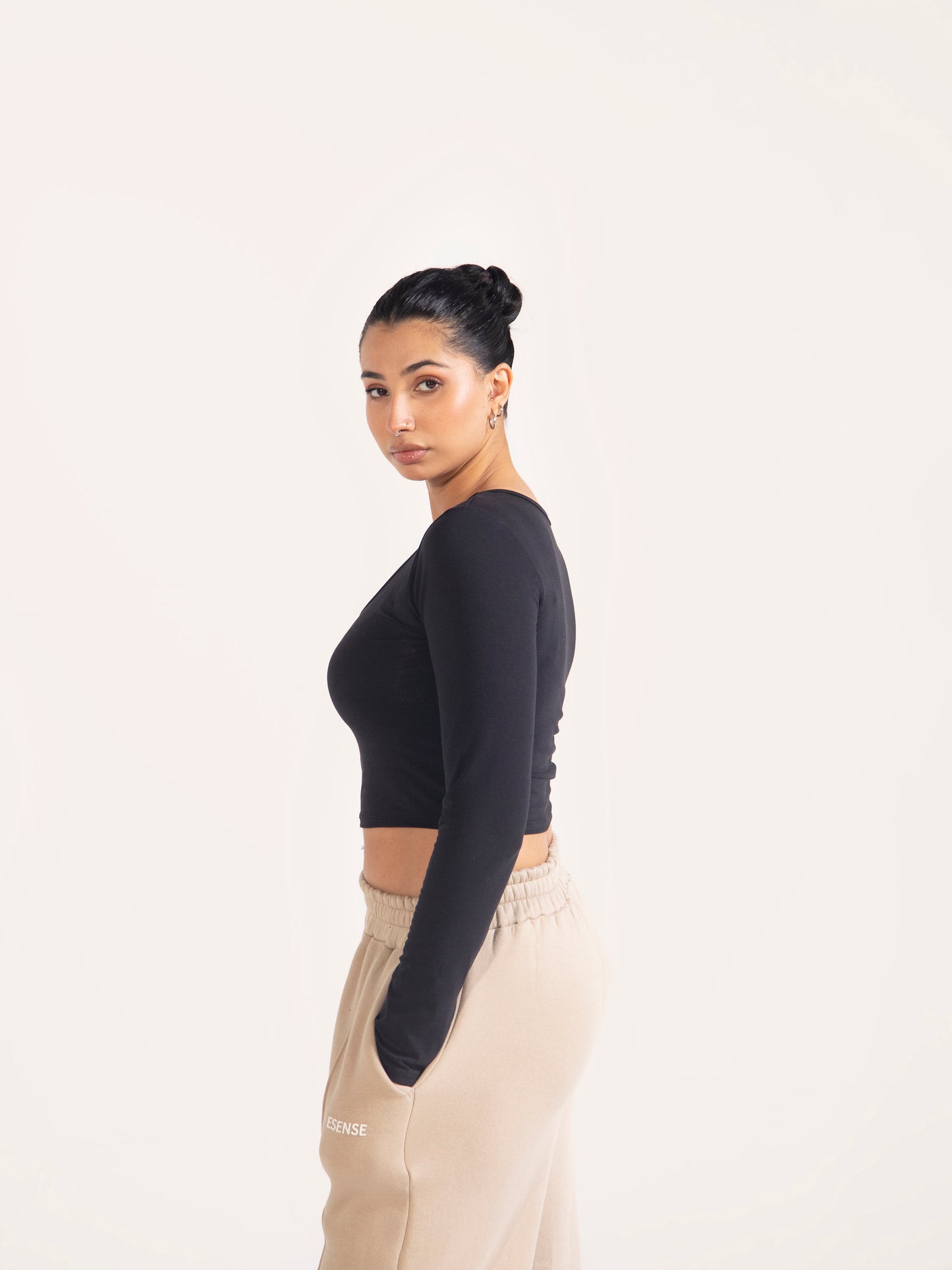 Black Round Neck Long Sleeve Crop Top