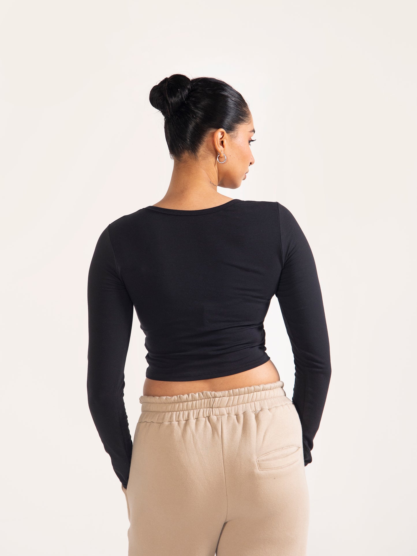 Black Round Neck Long Sleeve Crop Top